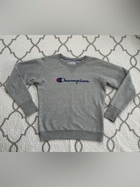Champion Gray Logo Crewneck Sweatshirt Women’s size Small
